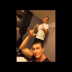 Meet your Posher, Steele